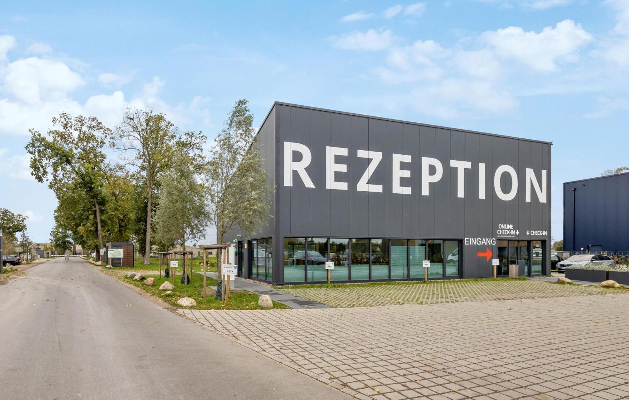 Amazing Home In Lembruch-Duemmer See With Kitchen Exterior photo